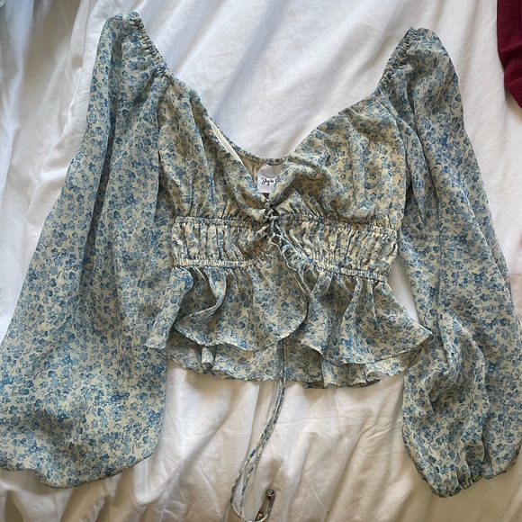 Sky to the Moon floral balloon sleeve lace front top - Picture 1 of 3